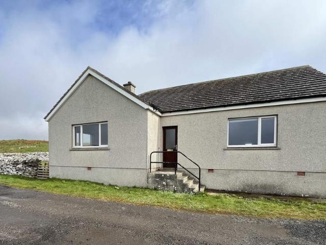 3 bedroom detached bungalow to rent