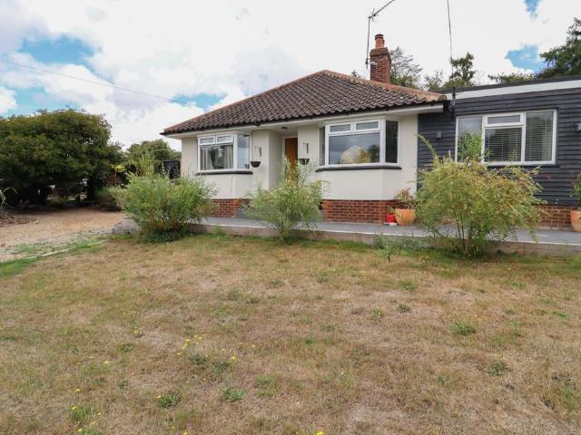 3 bedroom detached bungalow to rent