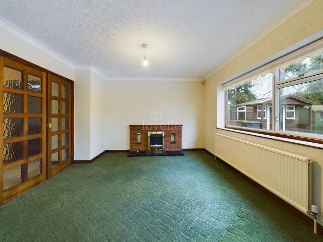 3 bedroom detached bungalow to rent