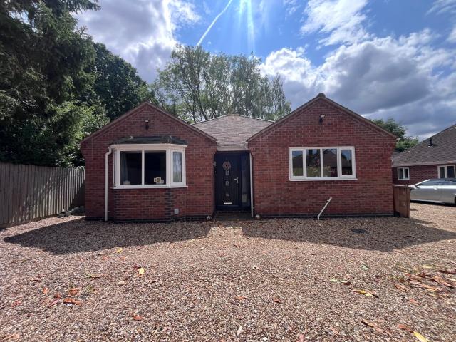 3 bedroom detached bungalow to rent