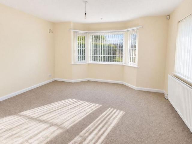 3 bedroom detached bungalow to rent