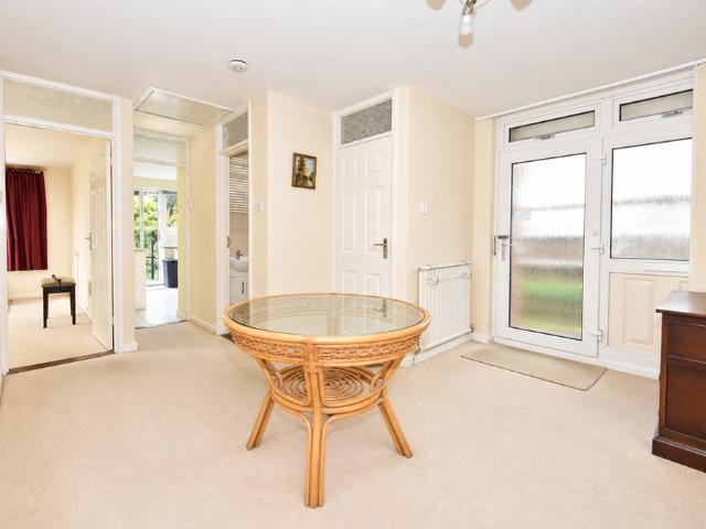 3 bedroom detached bungalow to rent