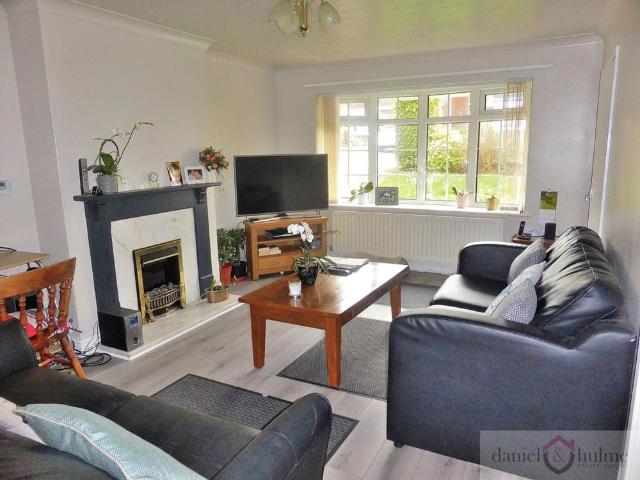 3 bedroom detached bungalow to rent