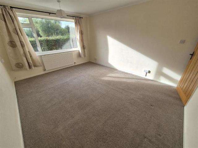 3 bedroom detached bungalow to rent