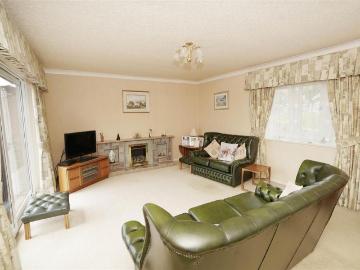 3 bedroom detached bungalow to rent