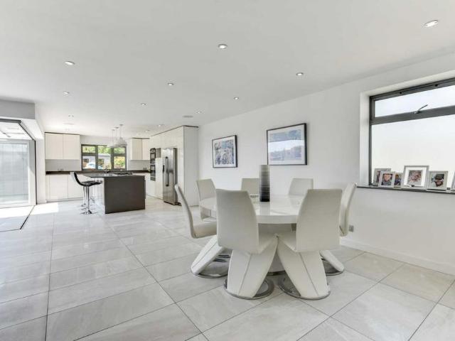3 bedroom detached bungalow to rent