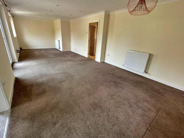 3 bedroom detached bungalow to rent