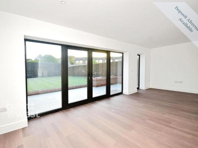 3 bedroom detached bungalow to rent