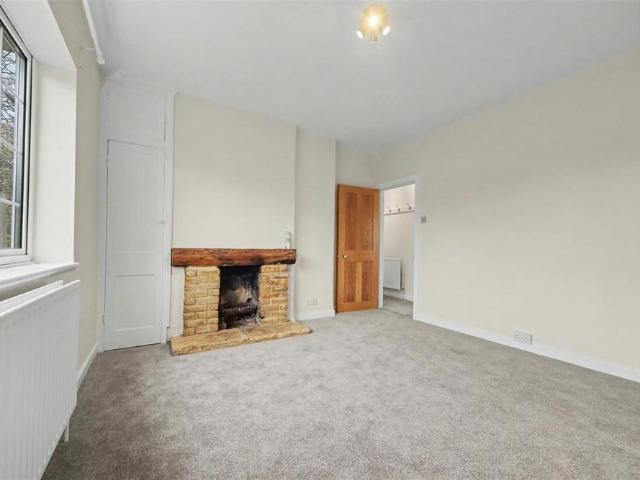 3 bedroom detached bungalow to rent