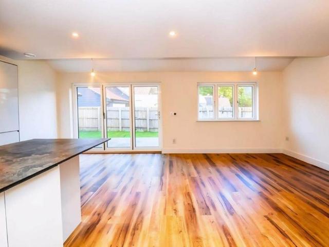 3 bedroom detached bungalow to rent