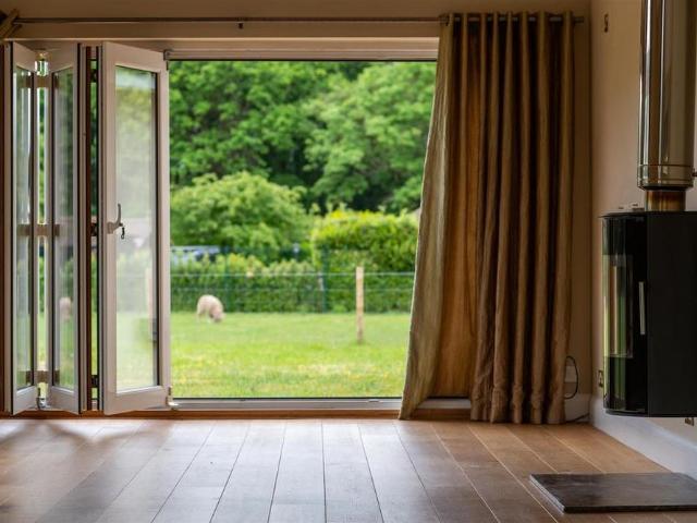 3 bedroom detached bungalow to rent