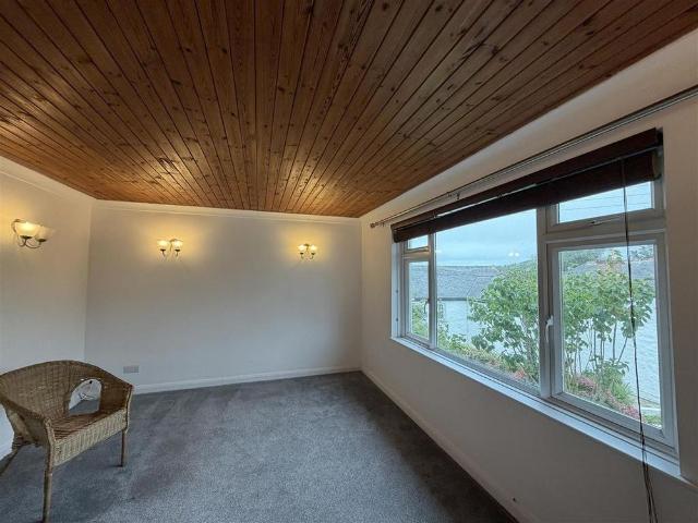 3 bedroom detached bungalow to rent
