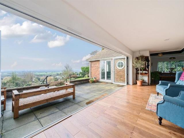 3 bedroom detached bungalow to rent
