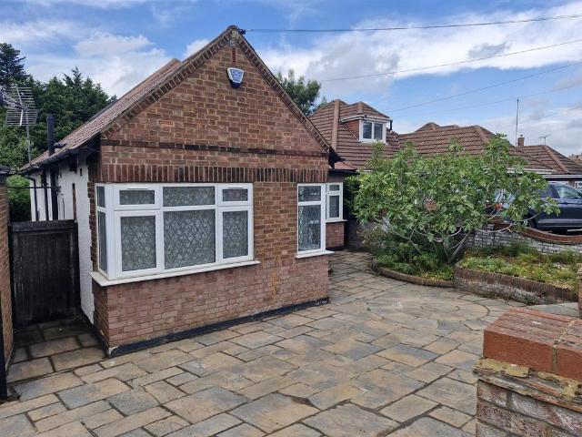 3 bedroom detached bungalow to rent