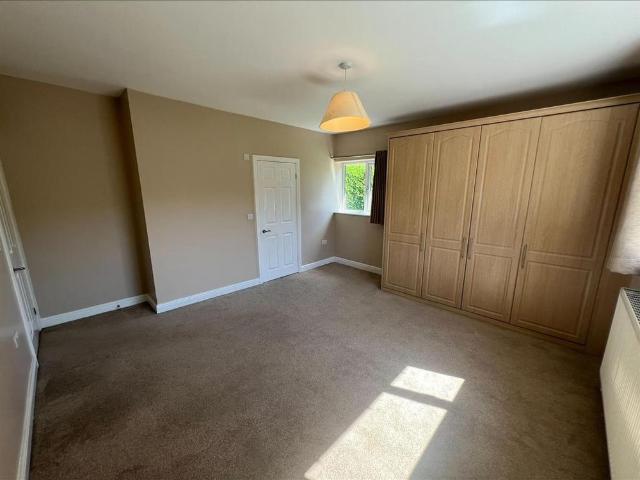 3 bedroom detached bungalow to rent