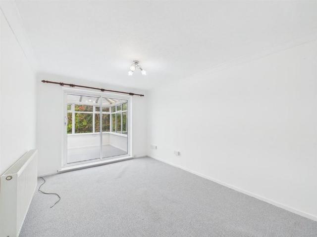 3 bedroom detached bungalow to rent