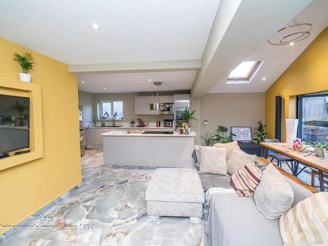 3 bedroom detached bungalow to rent