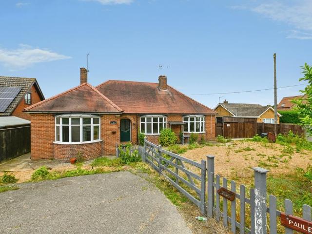 3 bedroom detached bungalow to rent