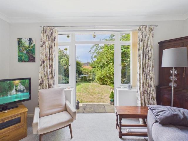 3 bedroom detached bungalow to rent