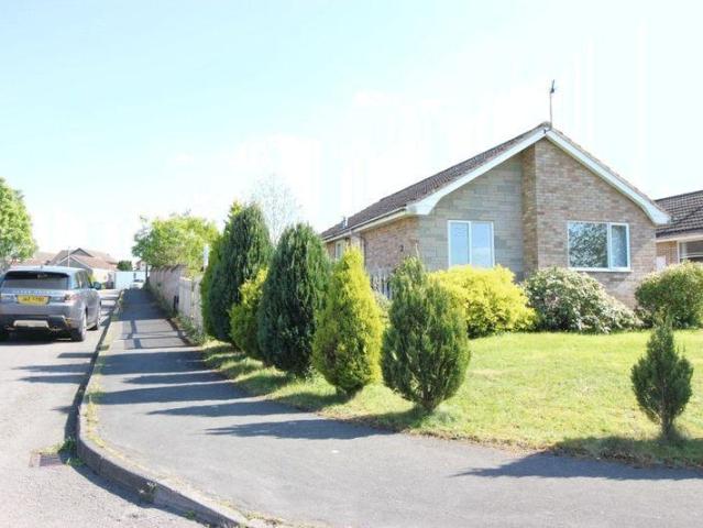 3 bedroom detached bungalow to rent