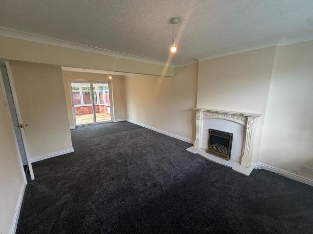 3 bedroom detached bungalow to rent