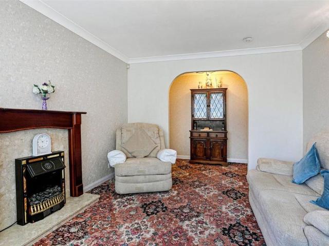 3 bedroom detached bungalow to rent