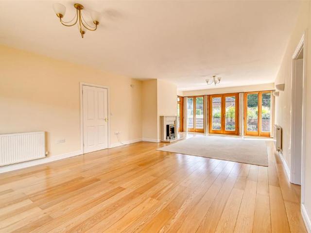 3 bedroom detached bungalow to rent