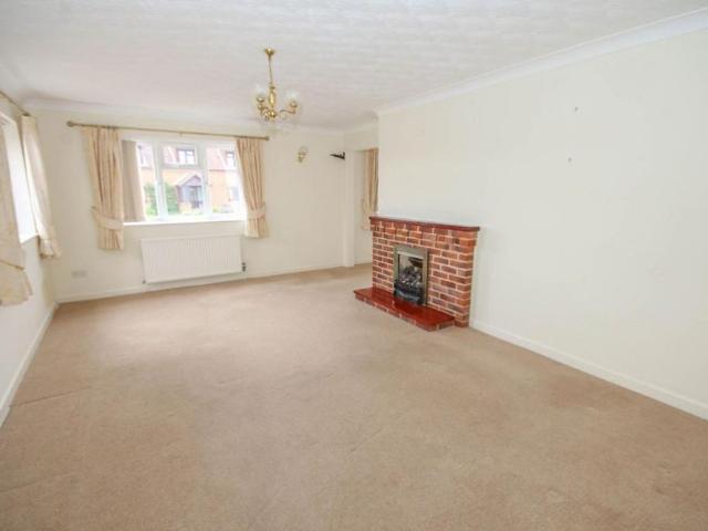 3 bedroom detached bungalow to rent