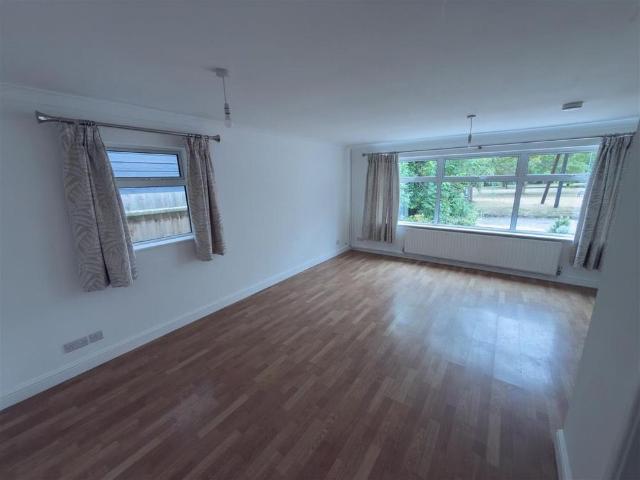 3 bedroom detached bungalow to rent