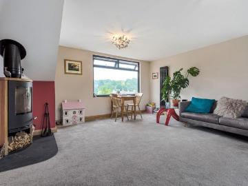 3 bedroom detached bungalow to rent
