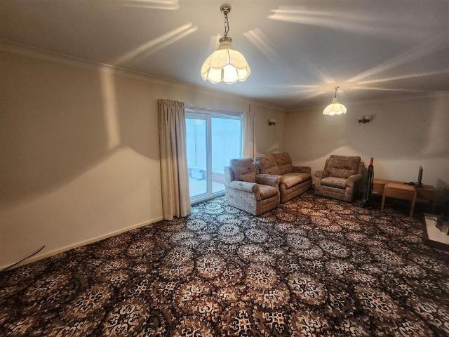 3 bedroom detached bungalow to rent