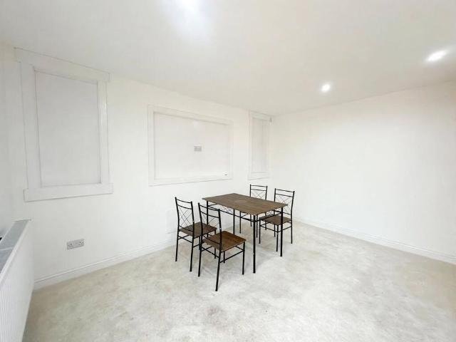 3 bedroom detached bungalow to rent