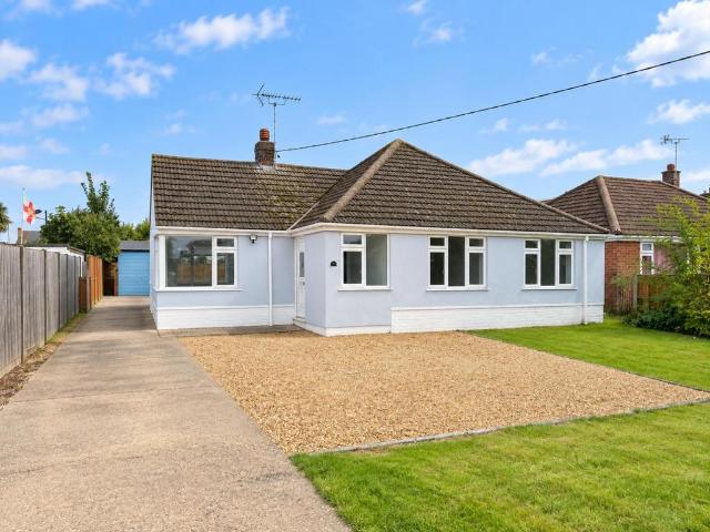 3 bedroom detached bungalow to rent