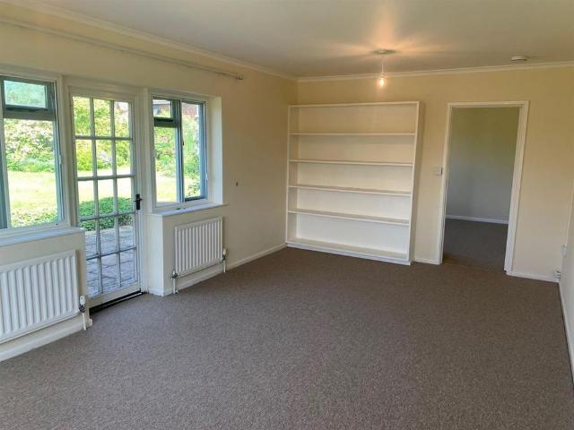 3 bedroom detached bungalow to rent