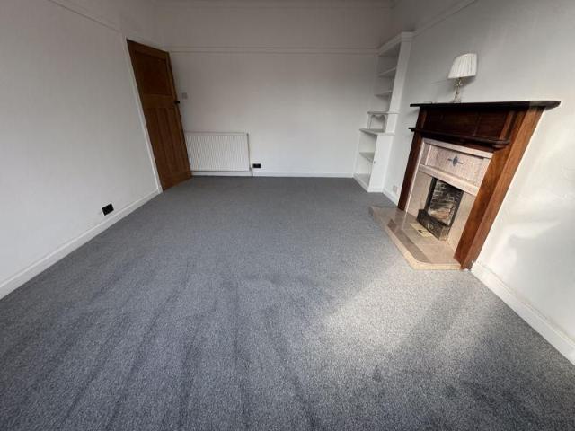 3 bedroom detached bungalow to rent