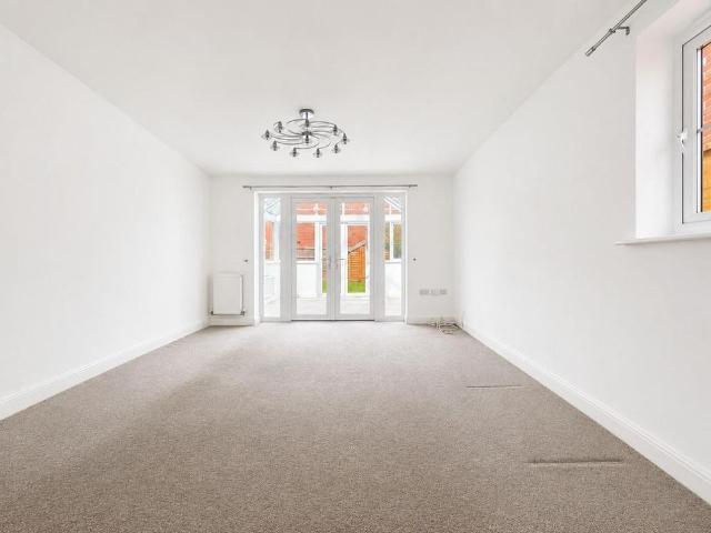 3 bedroom detached bungalow to rent