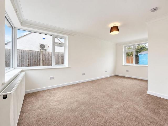 3 bedroom detached bungalow to rent