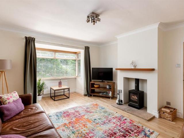 3 bedroom detached bungalow to rent
