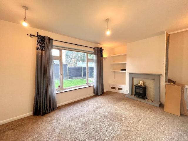 3 bedroom detached bungalow to rent