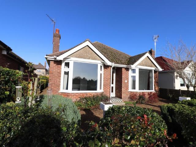 3 bedroom detached bungalow to rent