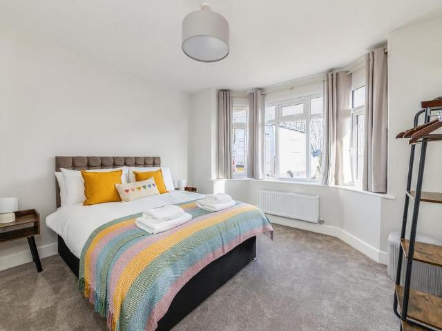 3 bedroom detached bungalow to rent