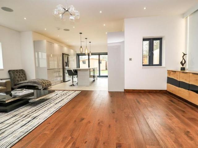 3 bedroom detached bungalow to rent