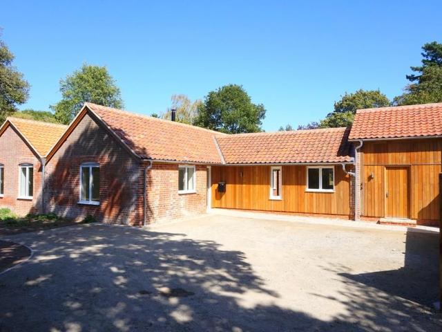 3 bedroom detached bungalow to rent
