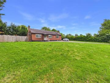 3 bedroom detached bungalow to rent