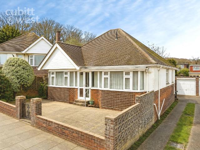 3 bedroom detached bungalow to rent