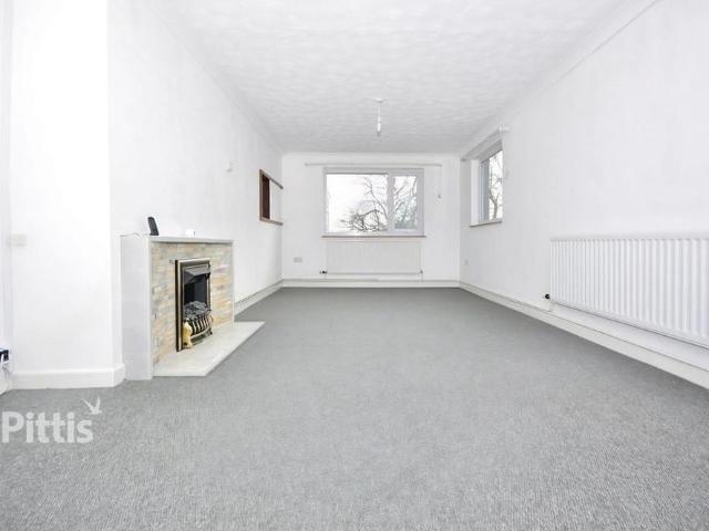 3 bedroom detached bungalow to rent