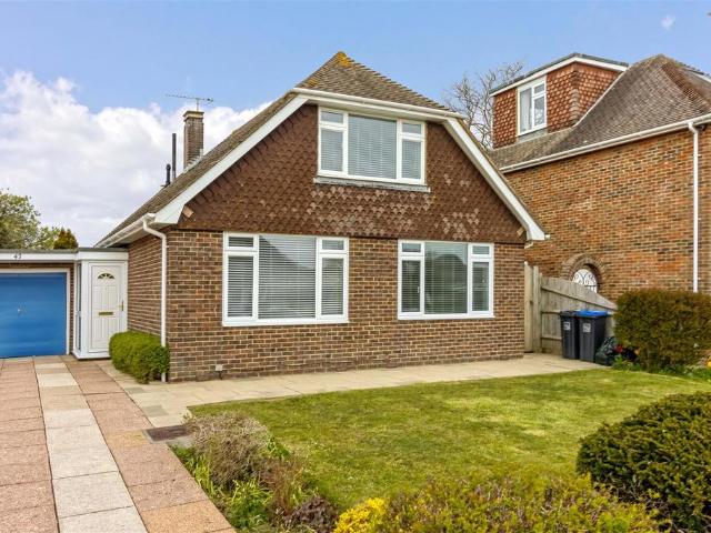 3 bedroom detached bungalow to rent
