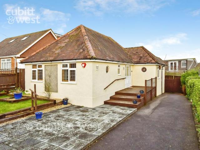 3 bedroom detached bungalow to rent