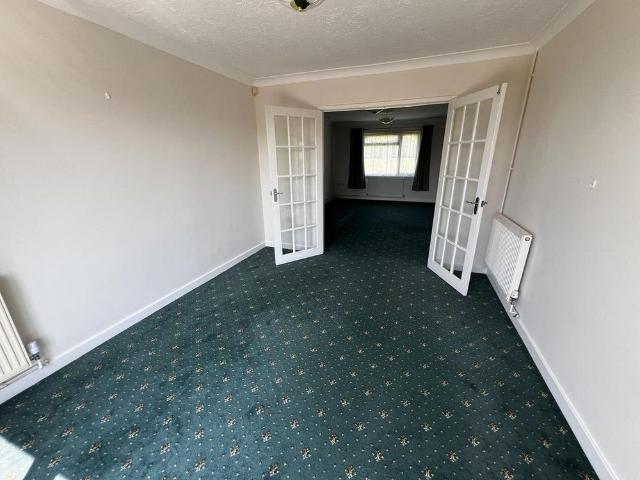 3 bedroom detached bungalow to rent