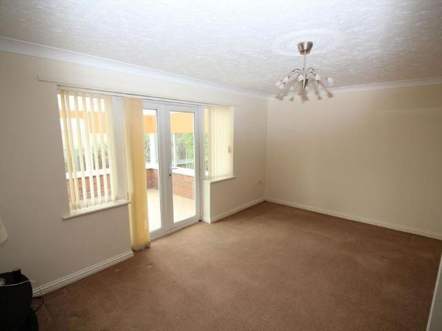 3 bedroom detached bungalow to rent